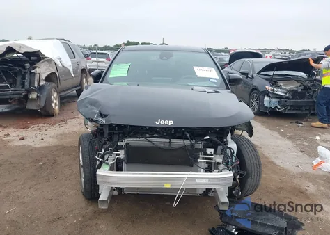 2025 Jeep Compass Sport 4X4 z USA, uszkodzony, nr VIN 3C4NJDANXST550588